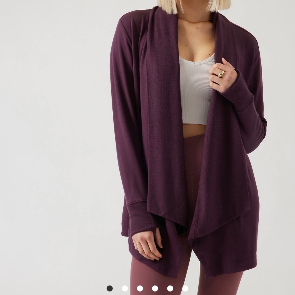 *New with tags* Athleta Pranayama II wrap size L